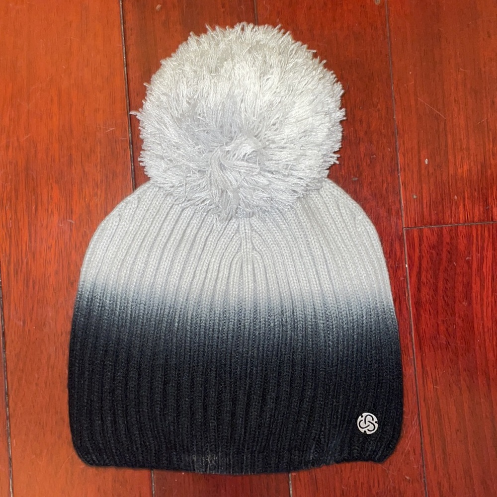 NWOT: Zella Winter Pom Beanie - Blue/Gray